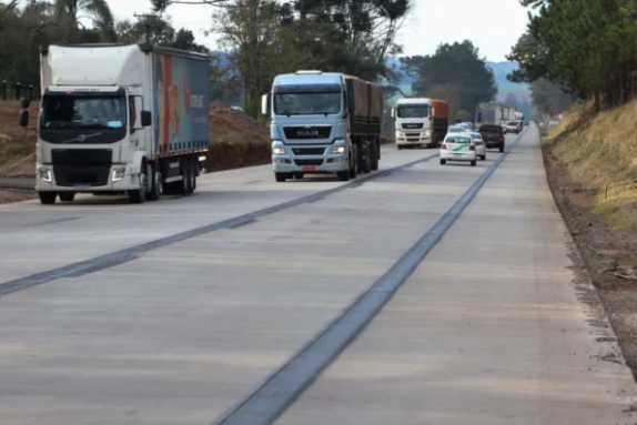 Paraná lança duplicação de rodovia em concreto no Litoral