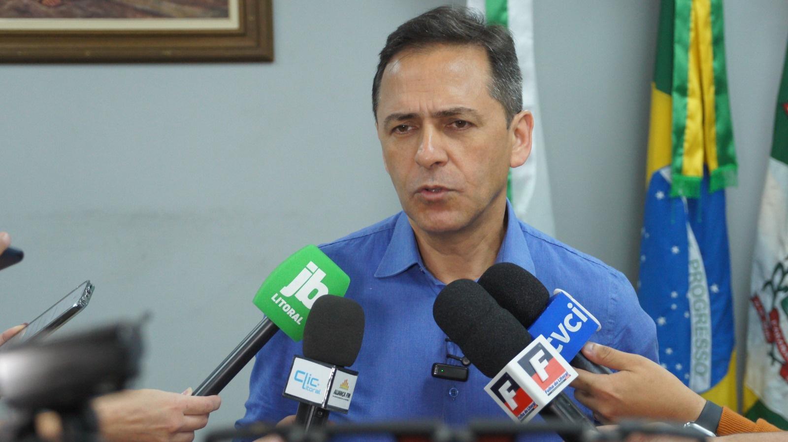 Prefeito Adriano Ramos chama reajuste da Paranaguá Saneamento de abusivo e promete recorrer na Justiça