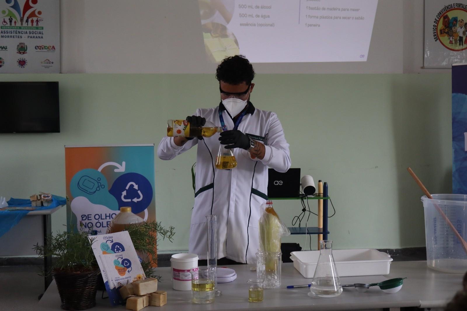 Curso gratuito em Guaratuba ensina a fazer sabão  ecológico com óleo de cozinha usado