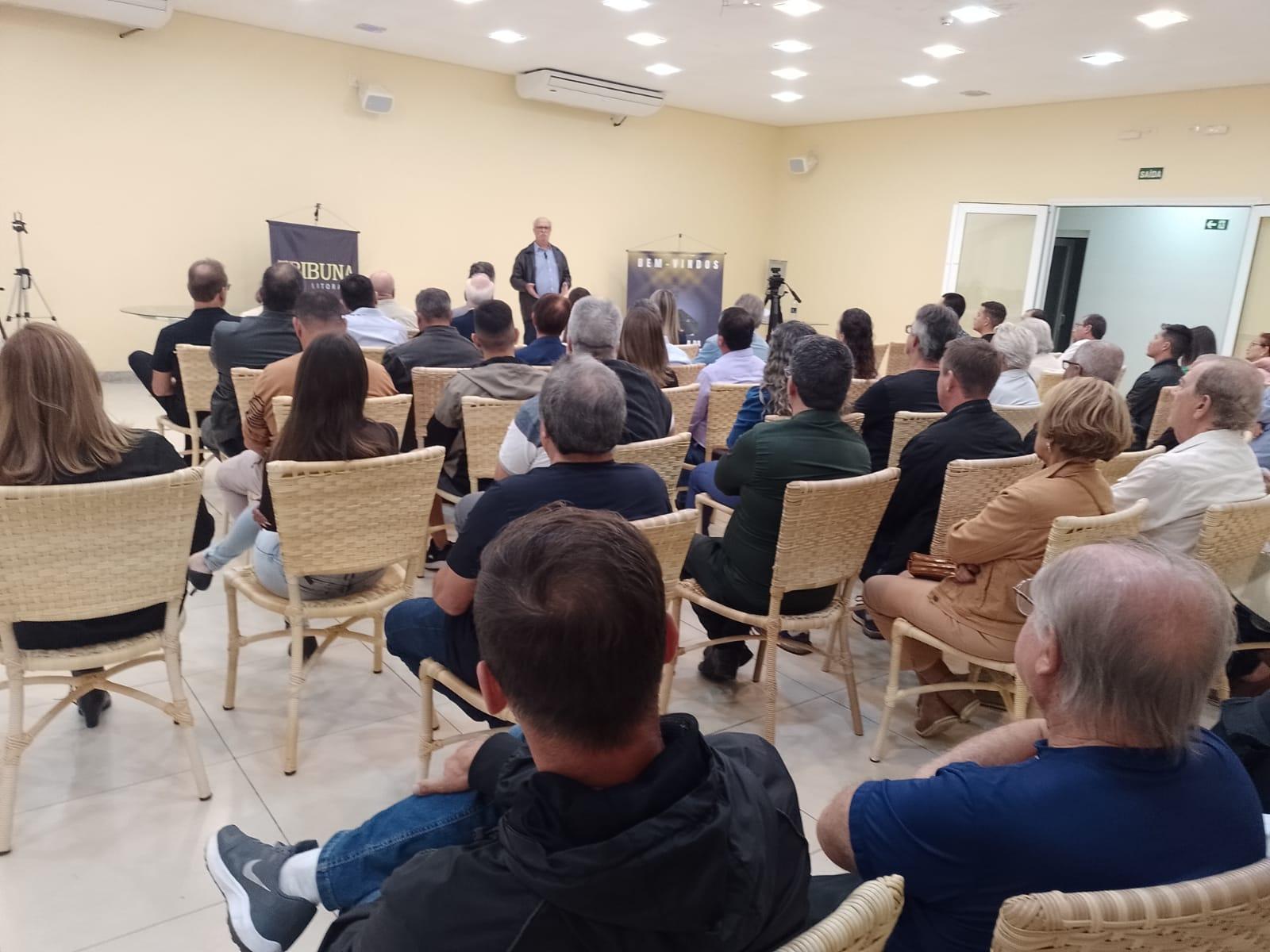 Fórum realizado em Pontal do Paraná, reúne importantes nomes da sociedade para discutir sobre a Faixa de Infraestrutura PR809.