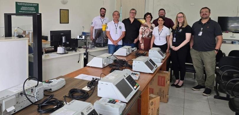 Mais de 17 mil eleitores e eleitores do Paraná voltam às urnas neste domingo (5)