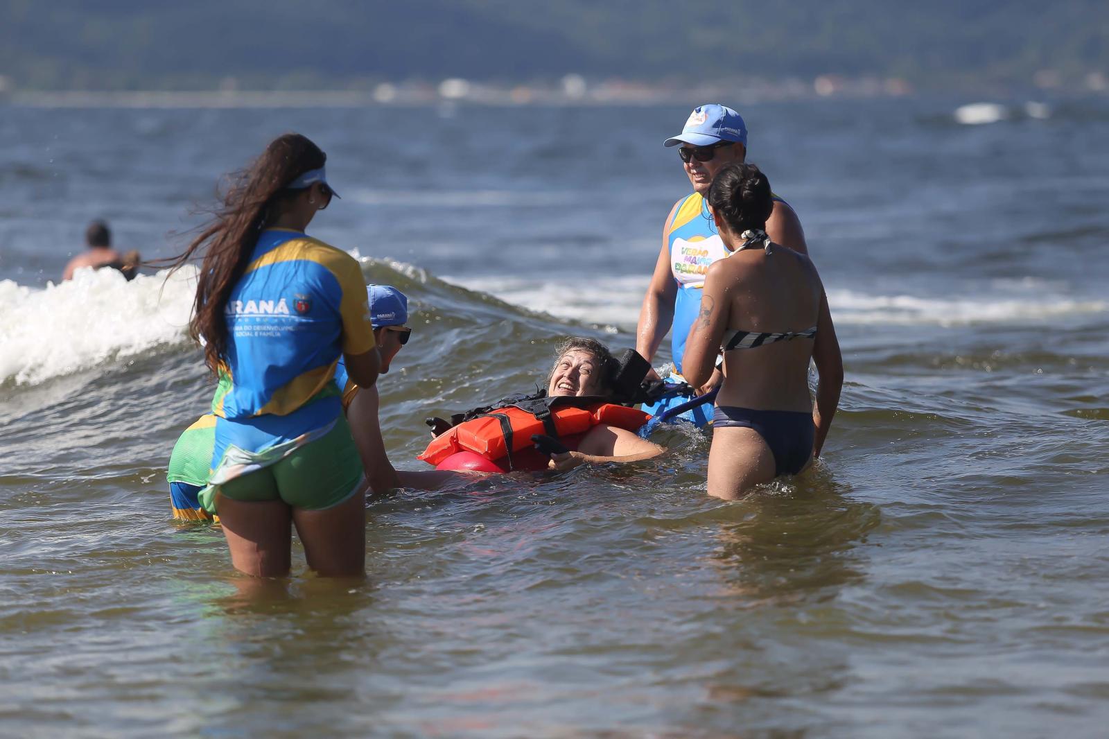 Com 11 cadeiras no Litoral e Interior, Praia Acessível vai ampliar atendimentos em 2026