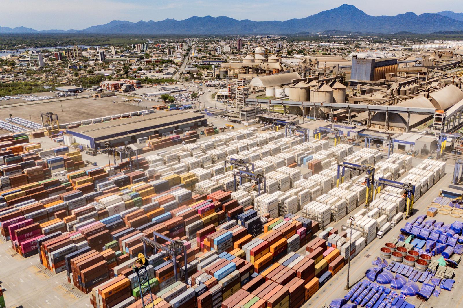 Exportações com contêineres: Portos do Paraná ultrapassam marca de 1,6 milhão de TEUs