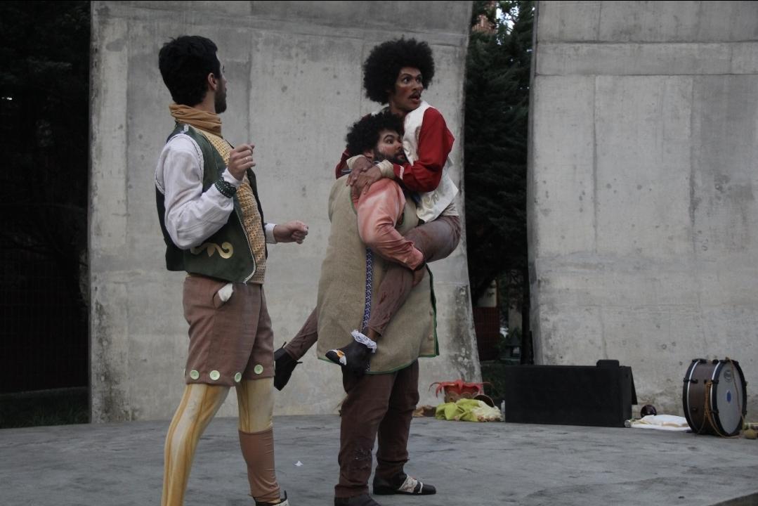 Espetáculo gratuito inspirado no universo de Ariano Suassuna ocupa praças de Antonina, Morretes e Guaraqueçaba