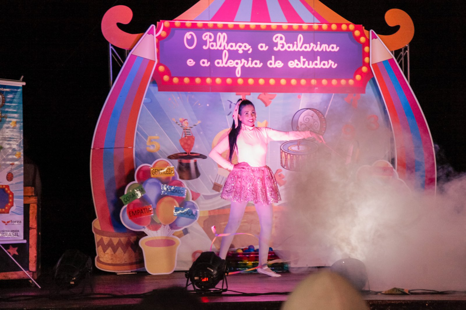 Antonina recebe espetáculo circense  que incentiva o respeito e a amizade 